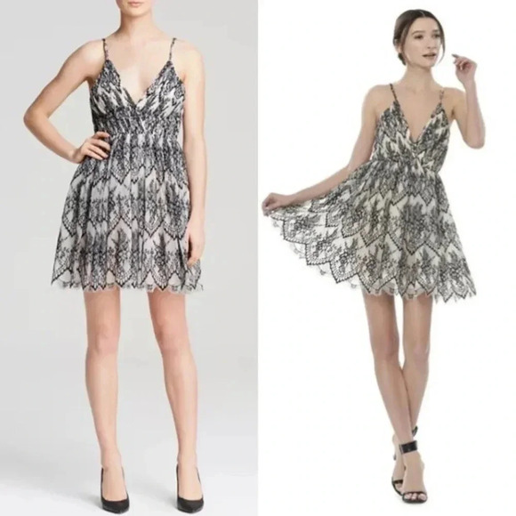 Alice + Olivia Cara Flared Lace Mini Dress Black Ivory Contrast Cocktail Size 4 - Picture 1 of 17